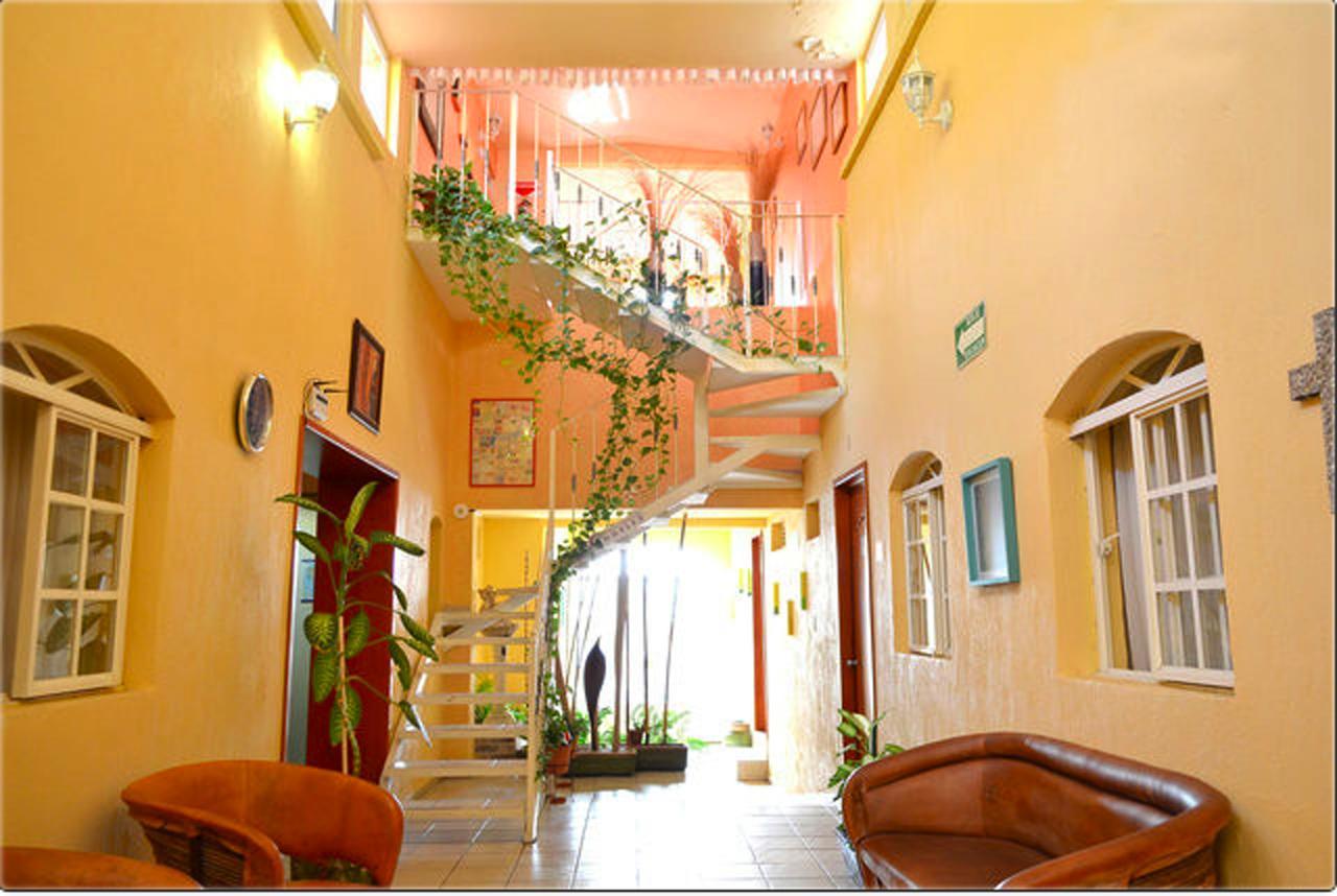グアダラハラ Residencia Los Angeles Bed & Breakfast エクステリア 写真