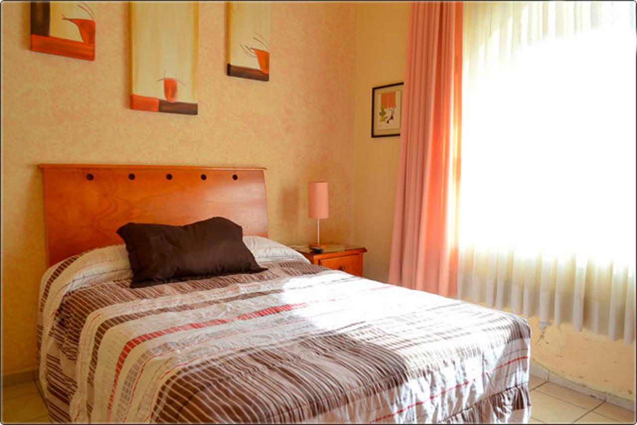 グアダラハラ Residencia Los Angeles Bed & Breakfast エクステリア 写真